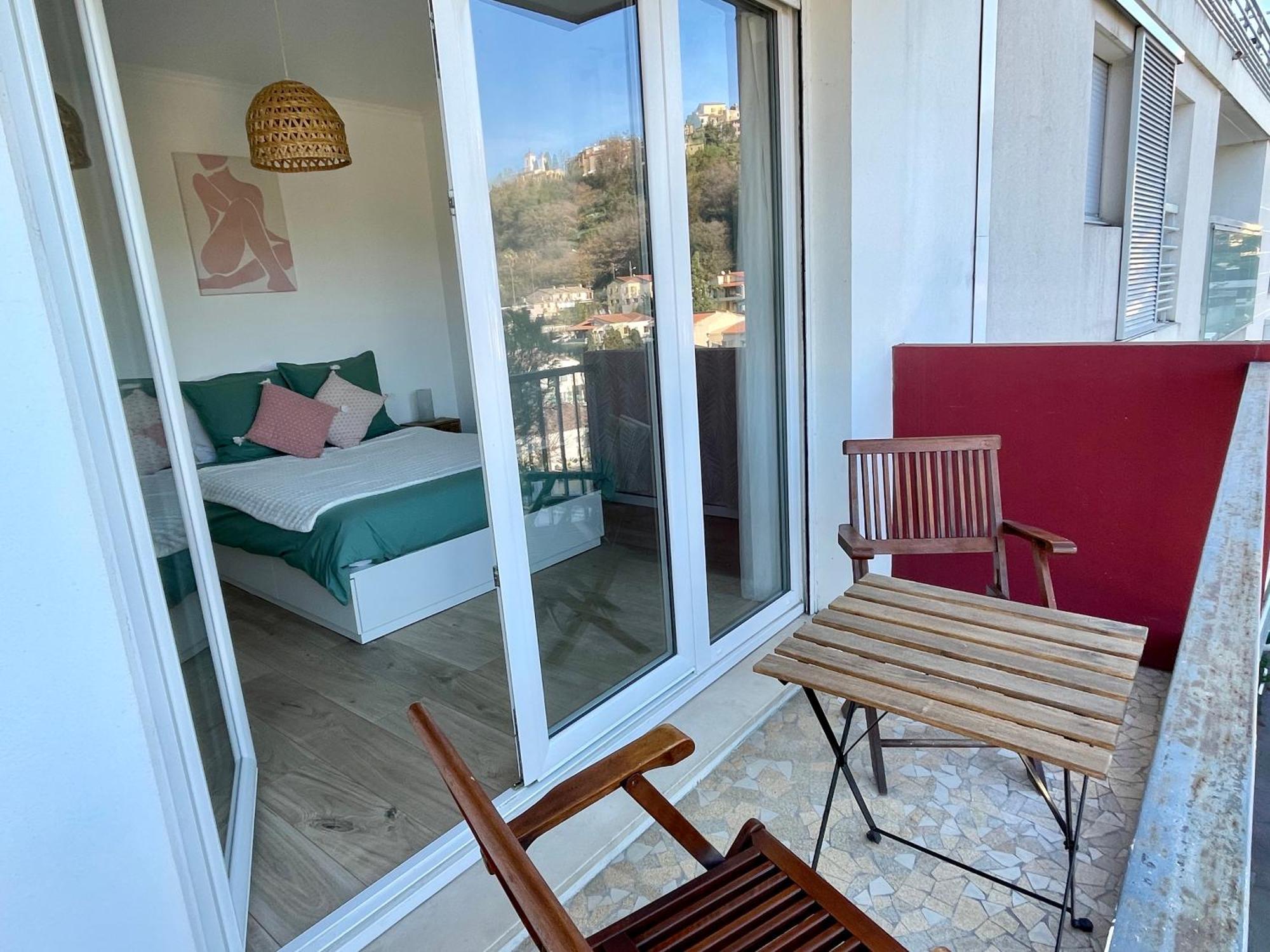 Bright Appartment With View Cagnes-sur-Mer Exterior photo